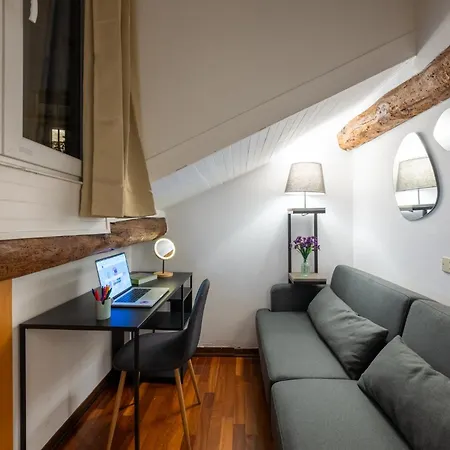 דירה The Mirror Attic - Moscova Brera מילאנו