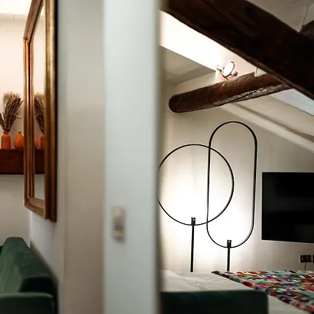 The Mirror Attic - Moscova Brera * Milan